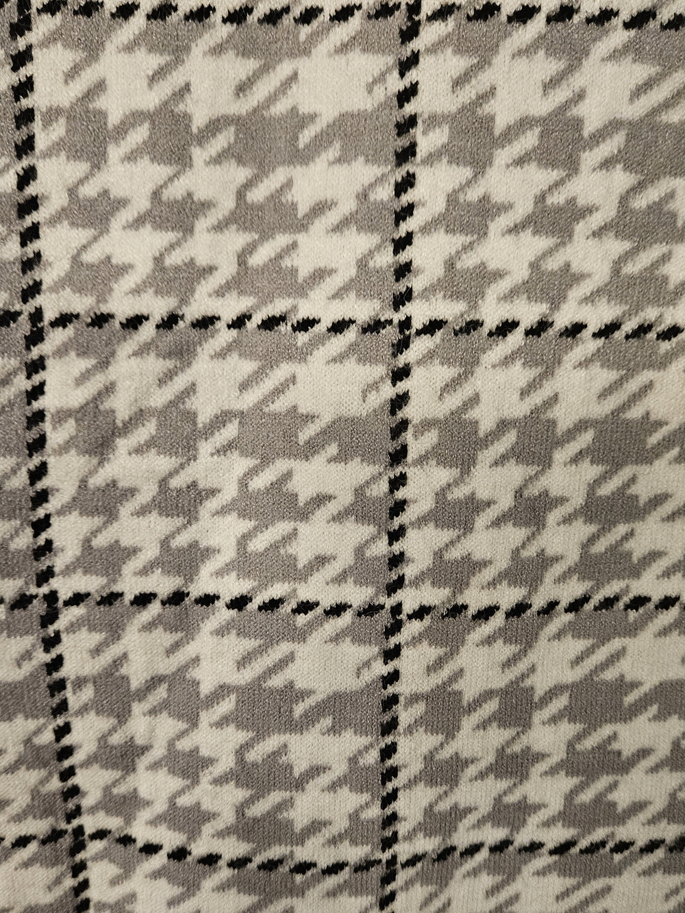 Grey And Ivory Houndstooth Knit Pencil Skirt - Picture 4 of 12